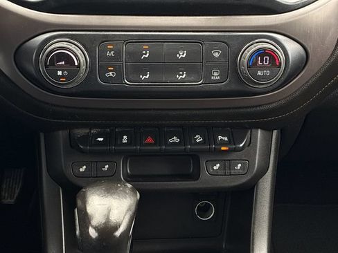 Used 2022 GMC Canyon AT4 AWD/4WD image 20