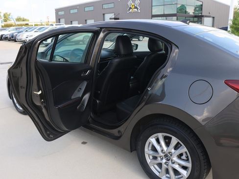 Used 2014 MAZDA MAZDA3 i Grand Touring image 14