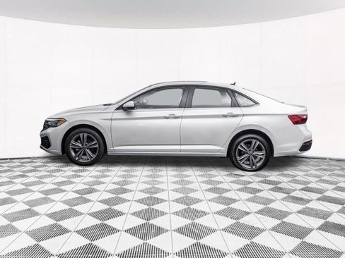 Used 2023 Volkswagen Jetta SE w/ Panoramic Sunroof Package FWD image 7