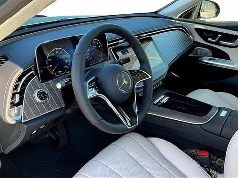 New 2026 Mercedes-Benz E 350 4MATIC Sedan image 8