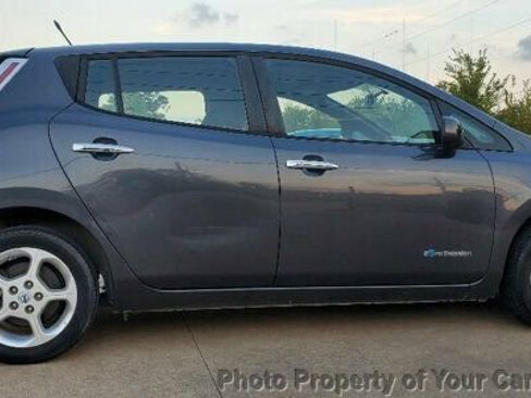 Used 2013 Nissan Leaf S image 11
