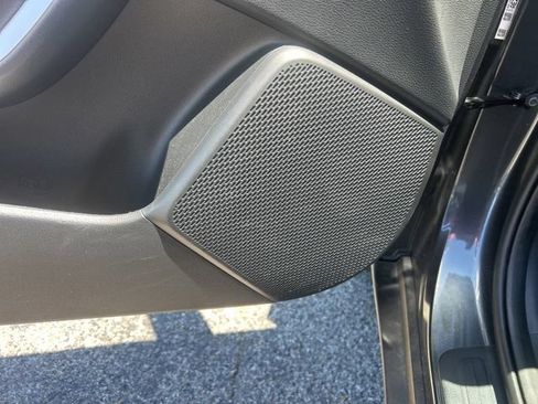 Used 2025 Kia Soul LX w/ LX Technology Package FWD image 14
