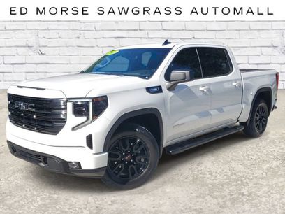 Certified 2025 GMC Sierra 1500 Elevation w/ LPO, Elevation Black Package
