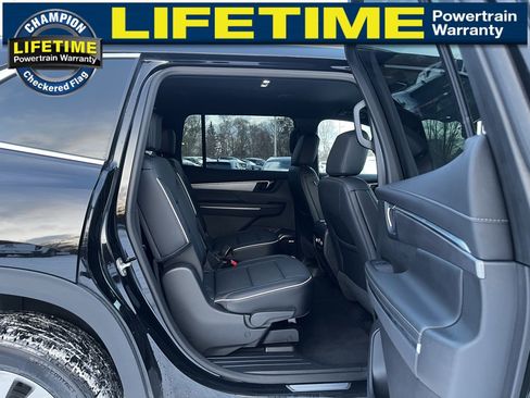 Used 2025 Buick Enclave Preferred image 32