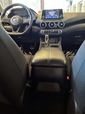 Used 2024 Nissan Sentra S FWD image 28