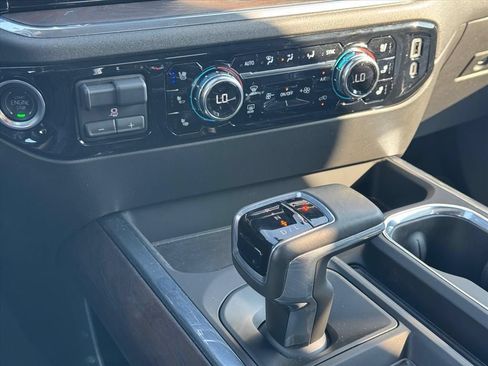 Used 2025 GMC Sierra 1500 SLT w/ SLT Premium Plus Package AWD/4WD image 21