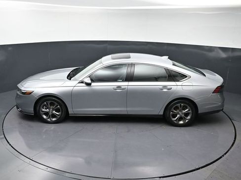 Used 2023 Honda Accord EX-L image 31