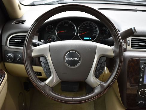 Used 2014 GMC Sierra 2500 Denali w/ Suspension Package, Off-Road image 14