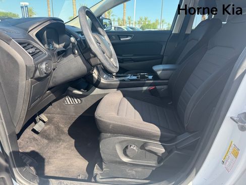 Used 2018 Ford Edge SE FWD image 10