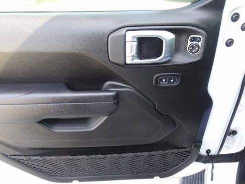 Used 2024 Jeep Gladiator Sport image 8