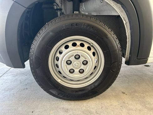 Used 2025 RAM ProMaster 2500 w/ Convenience Group FWD image 13