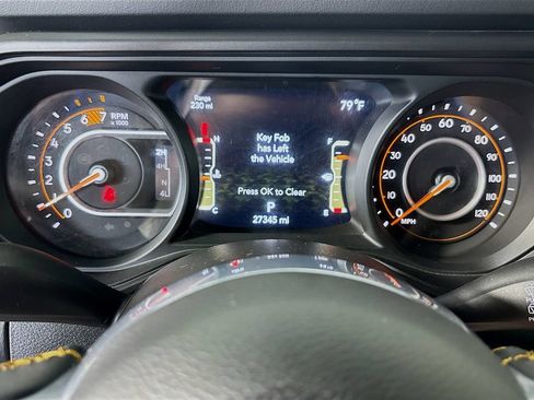 Used 2025 Jeep Wrangler Unlimited Sahara AWD/4WD image 13