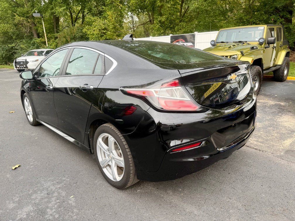Used 2017 Chevrolet Volt LT FWD image 7