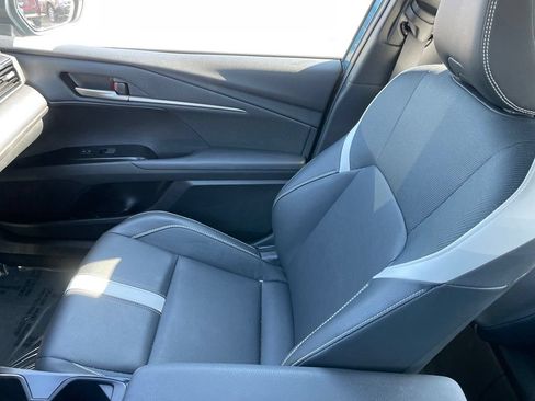 Used 2025 Toyota Camry SE FWD image 16