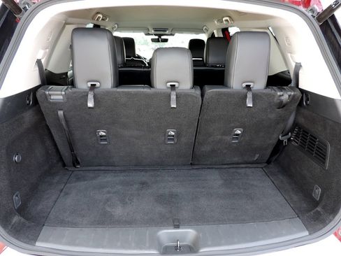 Used 2023 Nissan Pathfinder SL FWD image 18