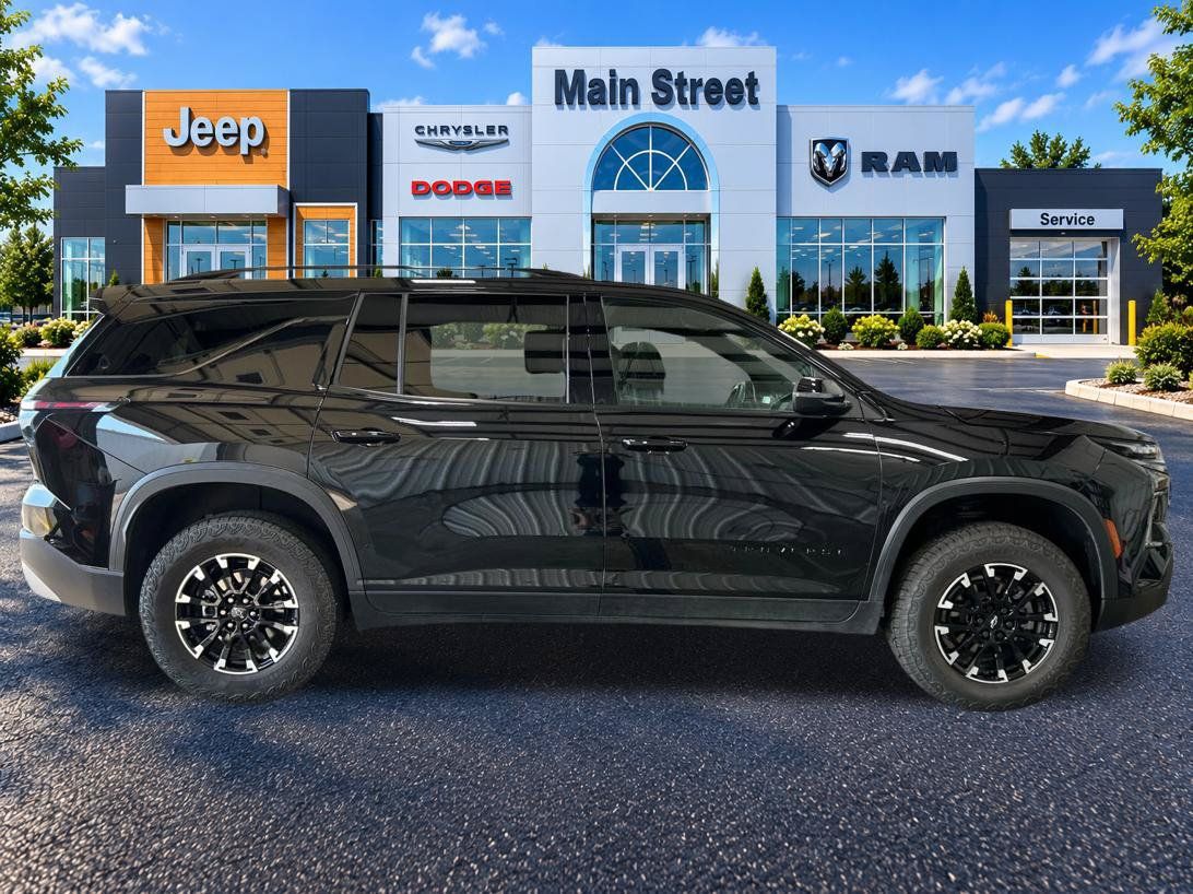 Used 2025 Chevrolet Traverse Z71 AWD/4WD image 6