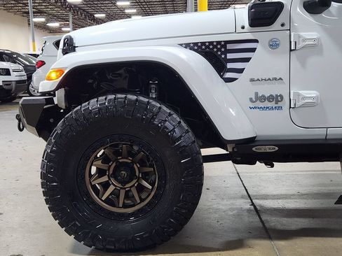 Used 2021 Jeep Wrangler Unlimited Sahara AWD/4WD image 5