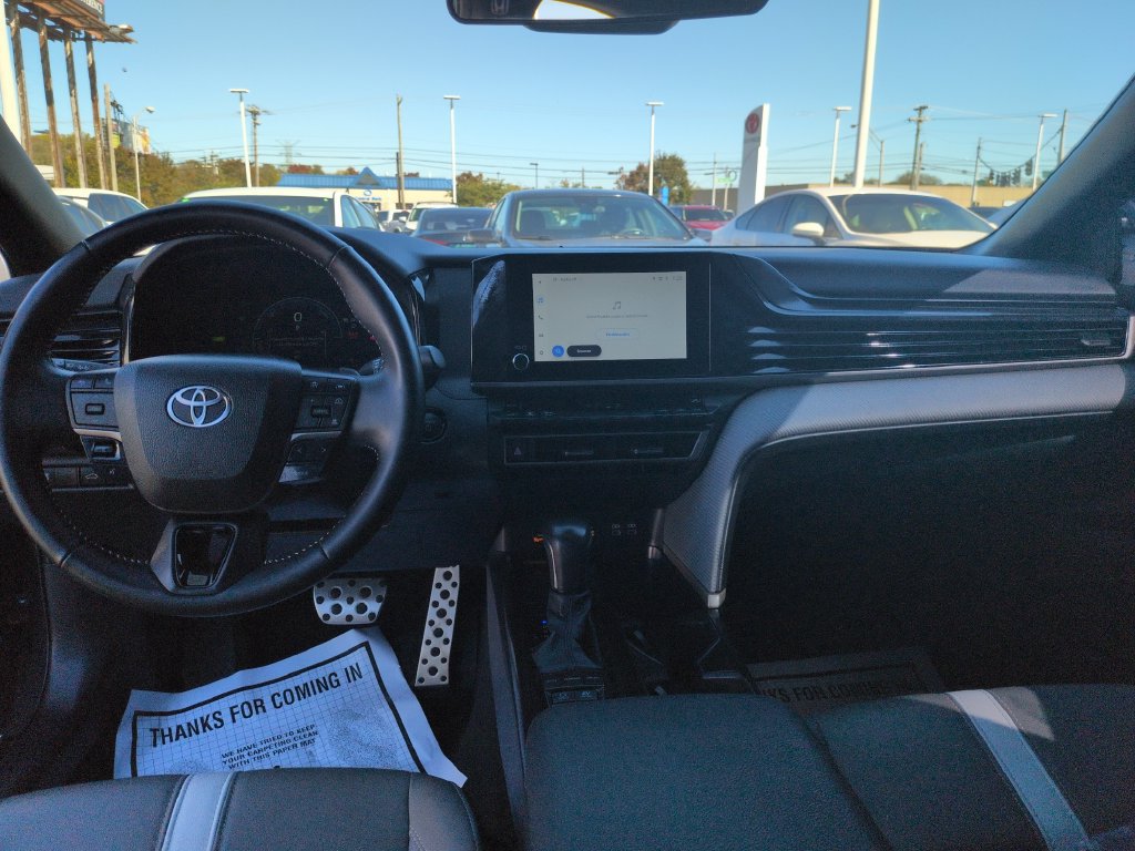 Used 2025 Toyota Camry SE FWD image 12