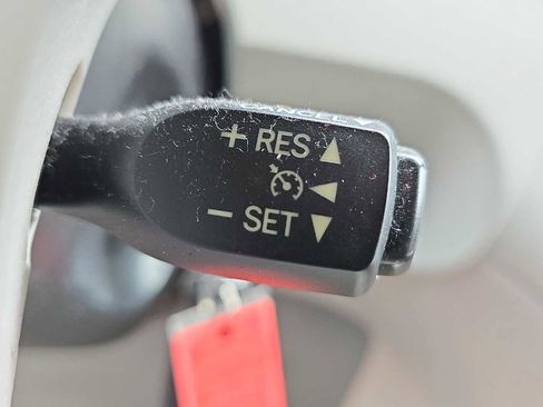 Used 2014 Toyota Sienna XLE image 22