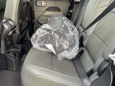 New 2025 Jeep Gladiator Mojave w/ Convenience Group image 19