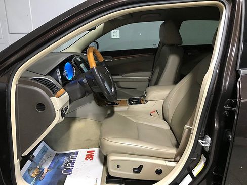 Used 2012 Chrysler 300 Limited w/ Luxury Group RWD image 10