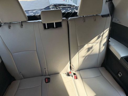 Used 2024 Toyota Grand Highlander FWD image 30