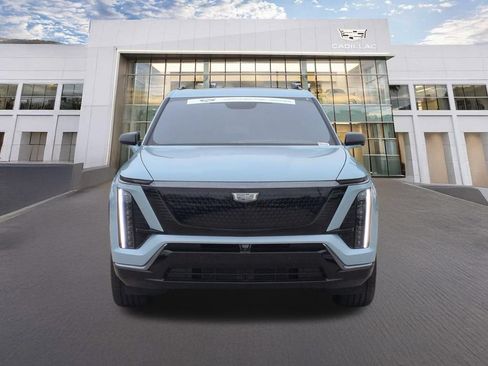 Used 2026 Cadillac Vistiq Sport AWD/4WD image 2