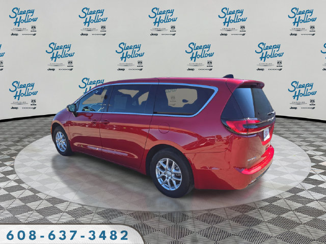 Used 2025 Chrysler Pacifica Select FWD image 7