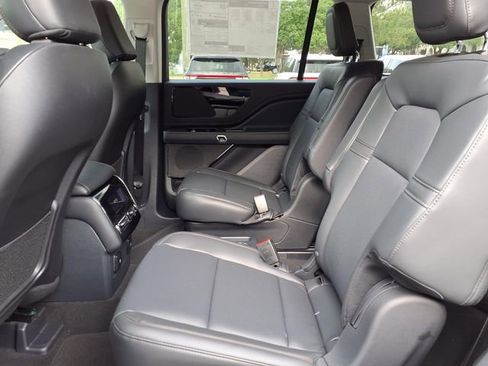 New 2026 Lincoln Aviator AWD image 8