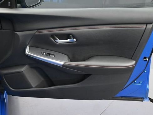 Used 2025 Nissan Sentra SR FWD image 32