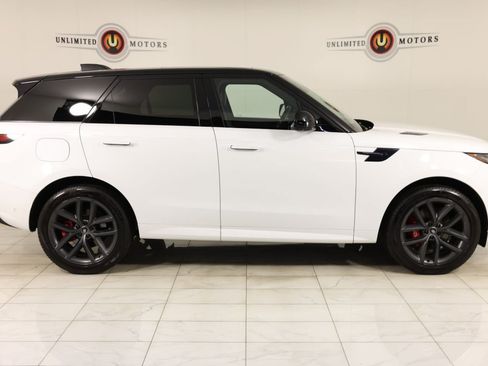 Used 2024 Land Rover Range Rover Sport Dynamic SE AWD/4WD image 2