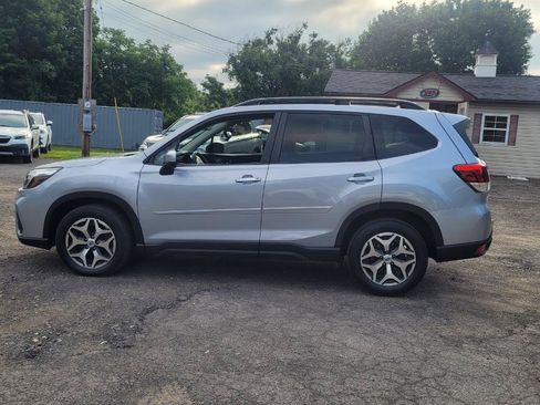 Used 2021 Subaru Forester Premium AWD/4WD image 5