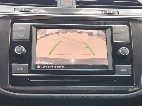 Used 2024 Volkswagen Tiguan S image 17