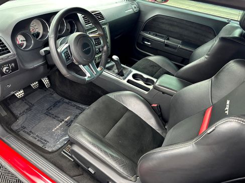 Used 2012 Dodge Challenger SRT8 w/ Premium Sound Group image 18