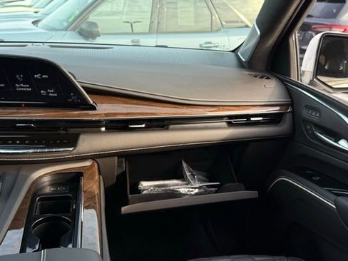 Used 2023 Cadillac Escalade Sport Platinum w/ LPO, ONYX Package image 41