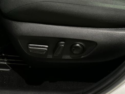 Used 2021 Toyota RAV4 XLE w/ XLE Grade Weather Package AWD/4WD image 27