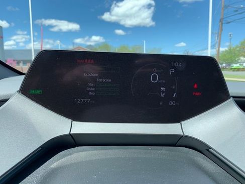 Used 2025 Toyota Prius LE AWD/4WD image 19