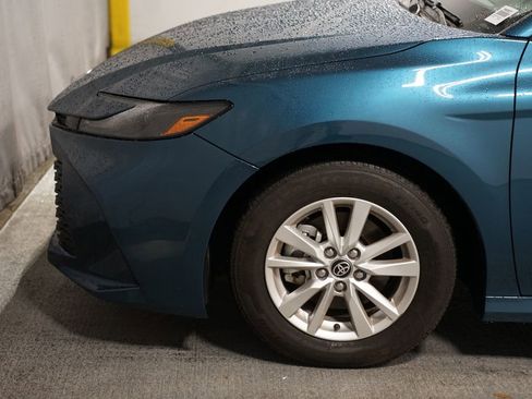 Used 2025 Toyota Camry LE FWD image 5