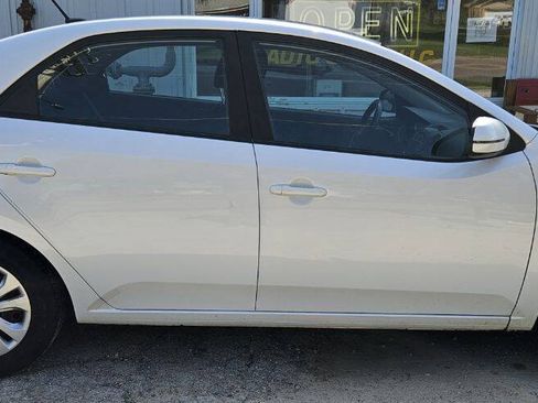 Used 2012 Kia Forte EX FWD image 4