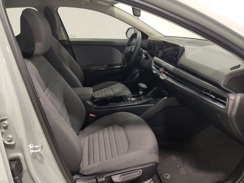 Used 2025 Kia K4 EX FWD image 21