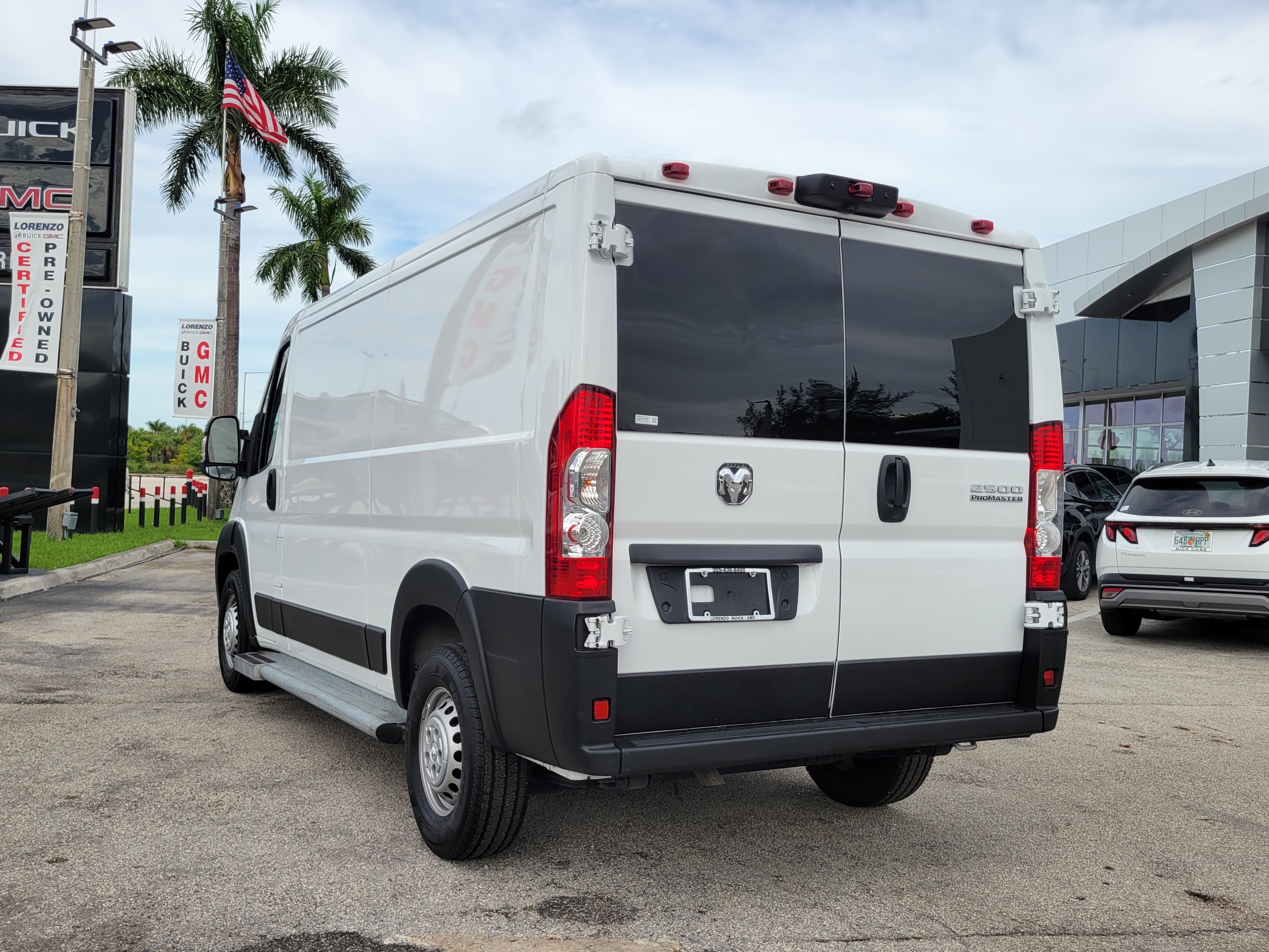 Used 2025 RAM ProMaster 2500 w/ U-Haul Equipment Group FWD image 7