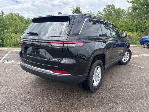 Used 2023 Jeep Grand Cherokee Laredo w/ Luxury Tech Group I AWD/4WD image 12