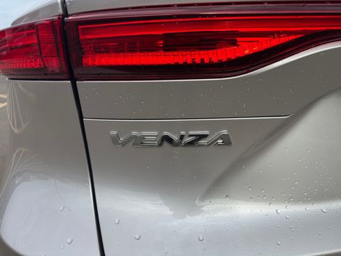 Used 2021 Toyota Venza XLE w/ Softex Package AWD/4WD image 23