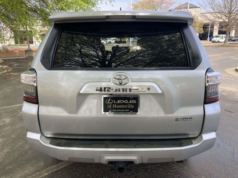 Used 2018 Toyota 4Runner SR5 image 3