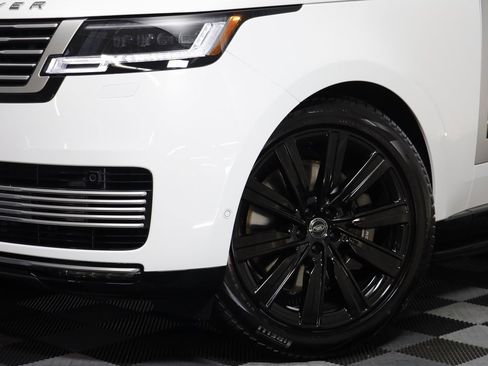 New 2025 Land Rover Range Rover SV image 4