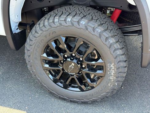 New 2026 Chevrolet Silverado 2500 LT w/ Trail Boss Package AWD/4WD image 17
