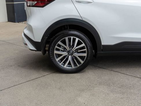 Used 2023 Nissan Kicks SV FWD image 30