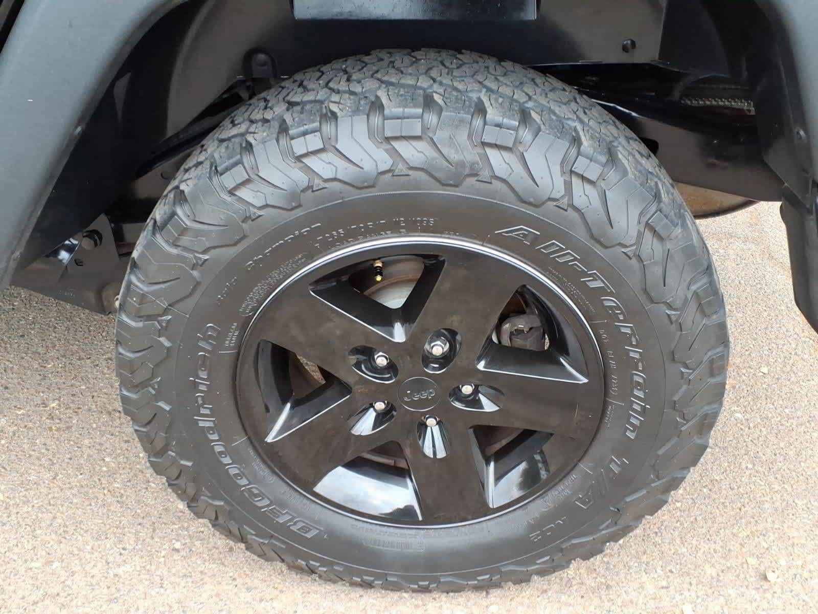 Used 2017 Jeep Wrangler Unlimited Sport w/ Quick Order Package 24S AWD/4WD image 8