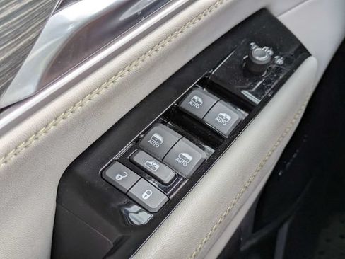 Used 2023 Jeep Wagoneer Series III w/ Premium Group I AWD/4WD image 25