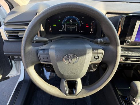 Used 2025 Toyota Camry LE FWD image 12